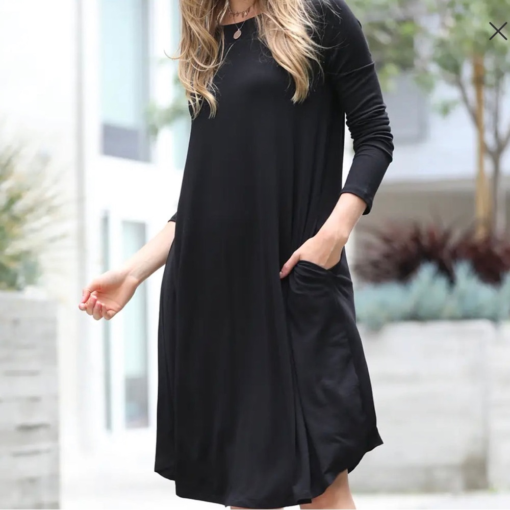 Side-pocket Dress black